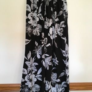 Black & grey floral palazzos. Elastic string tie.